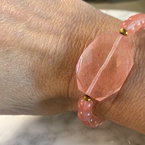 Cherry 🍒 quartz bracelet - Picture 4 of 5